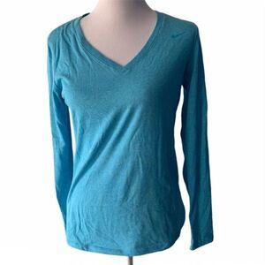 Nike Women’s Athletic Cut VNeck Dri Fit size M